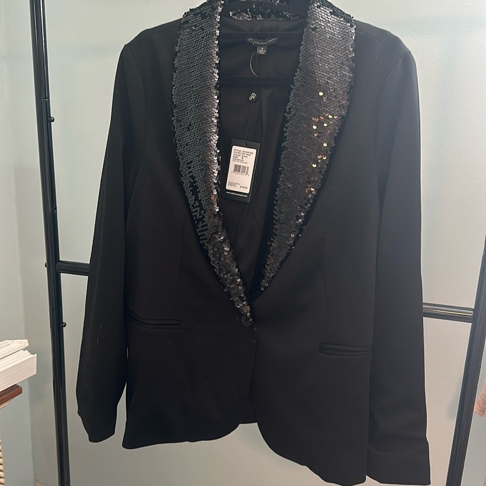 New sequin embellishment tuxedo blazer